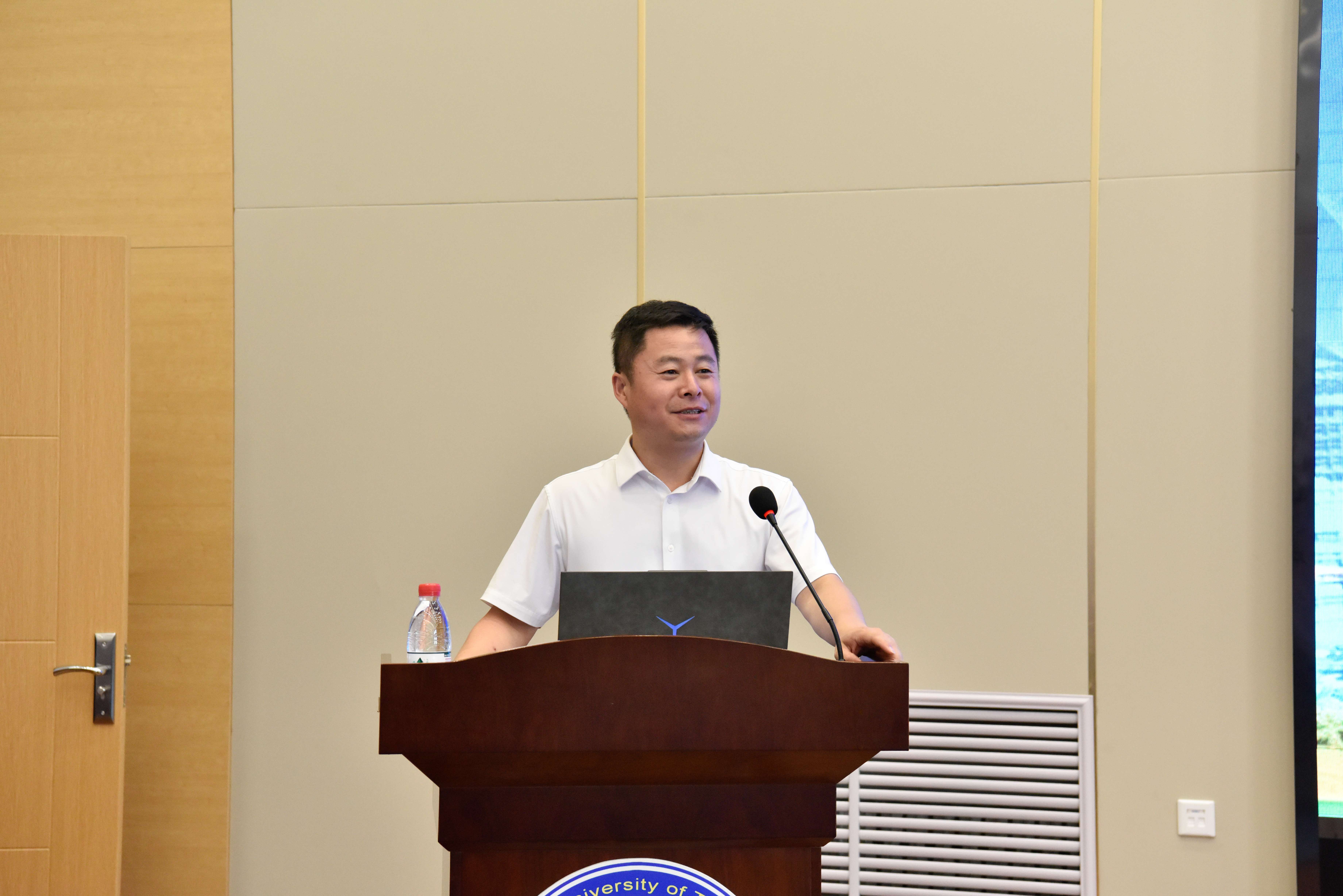 “第二十一届中国电动车辆学术年会暨青年学者论坛”在我校成功举办-辽宁工业大学